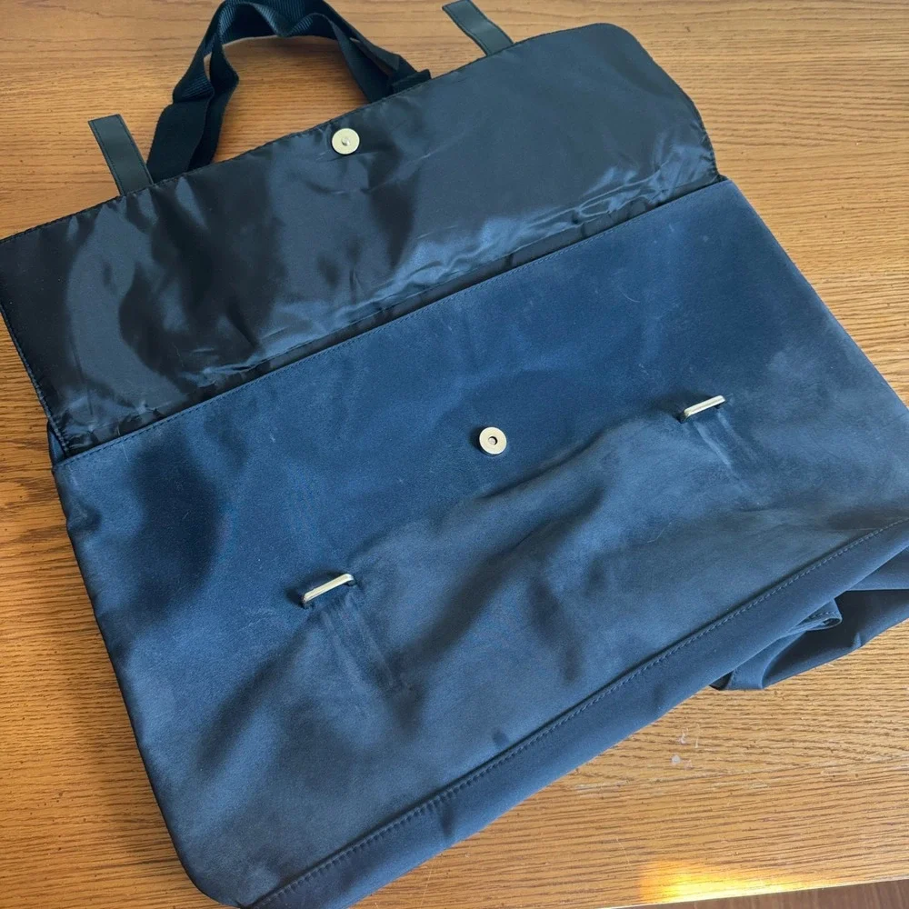 Calvin Klein Navy Blue Nylon Duffle Bag Weekender Travel Carry On Luggage